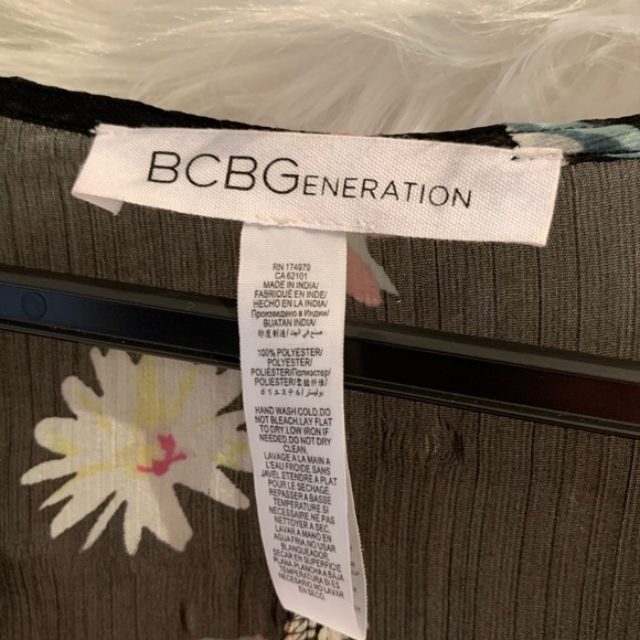 Floral printed tunic by BCBG - Picture 3 of 3